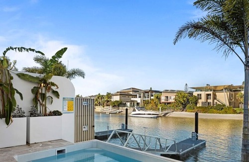Runaway Bay House | Sensational Gold Coast Home