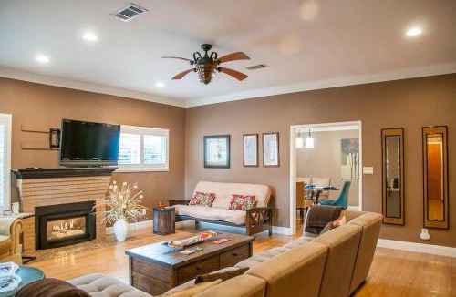 Visalia House | Sequoia Basecamp with Hot Tub Oasis