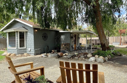 Springville Cottage | Sequoia Escape . Close to The Springville Ranch Venue & Sequoia Nat. Park.