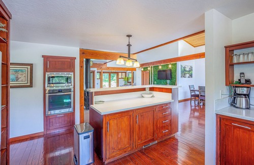 Three Rivers House | Sequoia River House - 2 Decks on the River, close to SNP, 7 acres