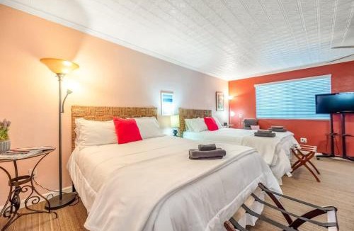 Visalia Hotel | Sequoia Studio with Private Patio
