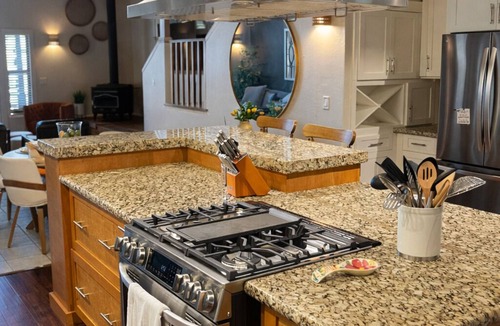Three Rivers House | Sequoia Views, Hot Tub, Near Park/Dog Friendly