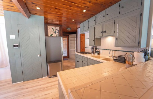 Three Rivers Cabin | Sequoia Vintage A-frame River Retreat
