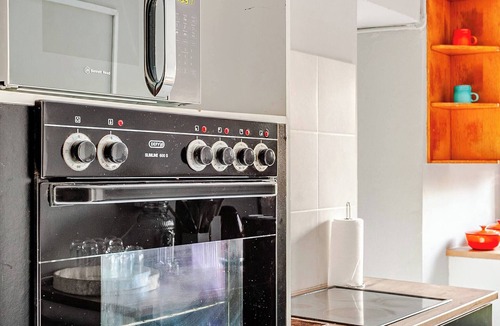 Walmer Apartment | Serene 2-Bedroom Apartment in Gqeberha with River Views