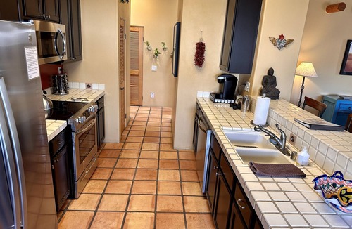 La Quinta Cove House | Serene Desert Escape-Salt Water Pool & Jacuzzi/Fire Pit/Views #067047 3bd