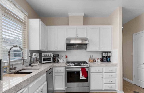 Greenacres House | Serene Haven Retreat on Bichester Ct