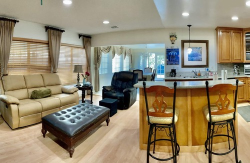 West Covina House | SERENE RELAXING HOME WITH A VIEW