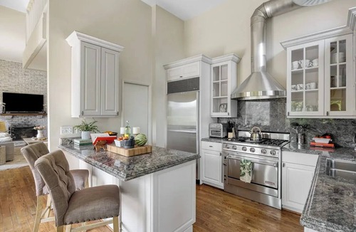 Eastern Malibu House | Serene Serra Retreat Estate-Malibu Escape with Ocean & Mountain Views