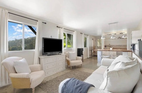 Eastern Malibu House | Serene Serra Retreat Estate-Malibu Escape with Ocean & Mountain Views