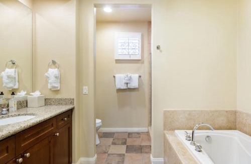 La Quinta Villa | Serene Studio in the Resort-Style Legacy Villas Complex