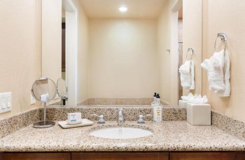 La Quinta Villa | Serene Studio in the Resort-Style Legacy Villas Complex