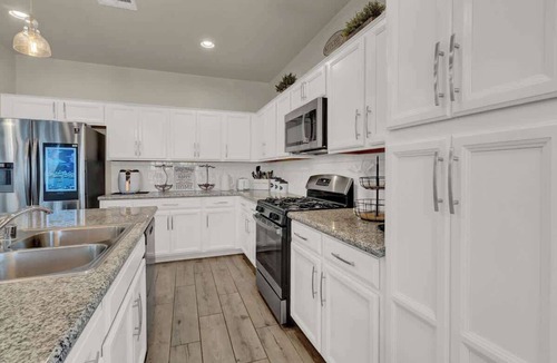 North Las Vegas House | Serenity Retreat 3BR with Heated Pool and Parking