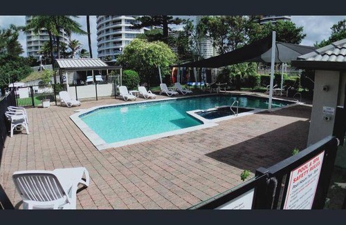 Runaway Bay Apartment | Serviced apartment ∙ 2 bedrooms ∙ 4 guests