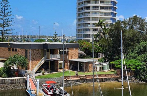 Runaway Bay Apartment | Serviced apartment ∙ 2 bedrooms ∙ 4 guests