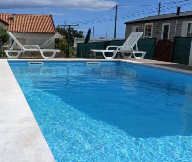 Castelo House | Sesimbra 3 Bedrooms with Shared Pool