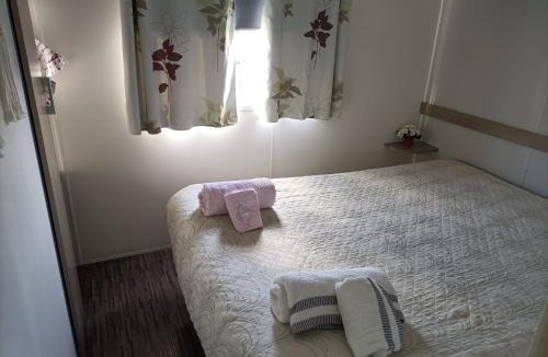 Castelo House | Sesimbra 3 Bedrooms with Shared Pool