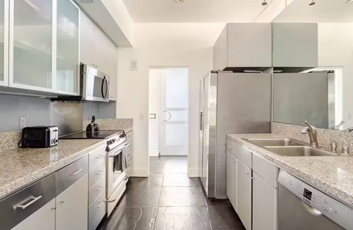 Palm Springs Condo | Seven Lakes Country Club home with piano