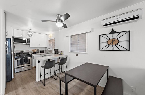 Laguna Beach Apartment | SH 1 Ocean View condo, walk to Main Beach