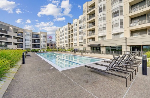 South Beach Apartment | Shimmering South Beach Studio w/3 Pools, 2mins to Muni by Blueground