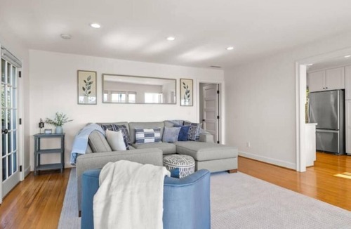 East Mesa House | Shoreline Escape