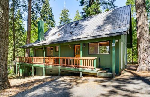 Camp Connell House | Sierra Nevada at Your Doorstep! Big Trees Cabin