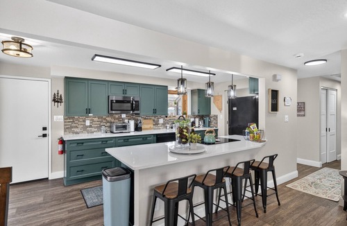 Carson City House | Sierra Sunset Brick Rancher | Pet Friendly