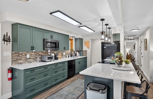 Carson City House | Sierra Sunset Brick Rancher | Pet Friendly