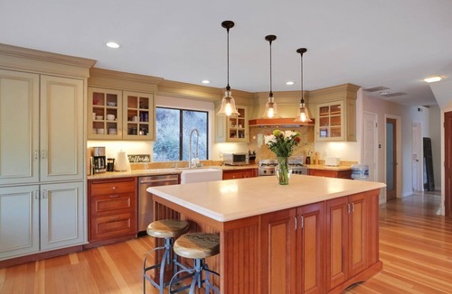 Montecito House | Sierra Vistas ! - 4BR Montecito Retreat w/Hot Tub+ Views +Close to Beach+ Town