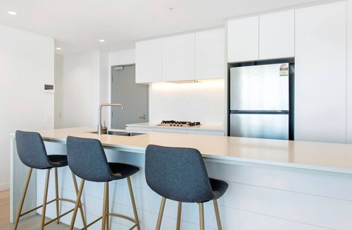 Broadbeach Apartment | Signature Broadbeach Ocean Views Apartment - CoastHM
