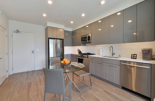 Mountain View Apartment | Silicon Valley One Bedroom with Luxury Amenities