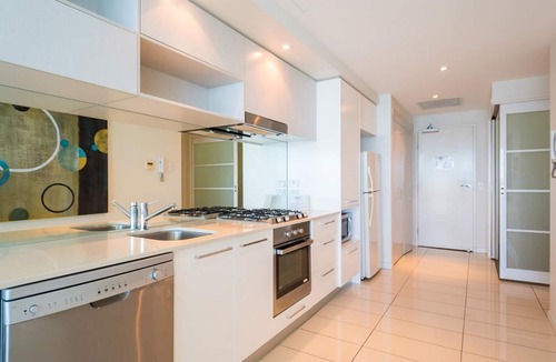 Biggera Waters Apartment | Silvershore Apartments on the Broadwater