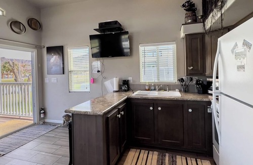 Parker Dam Bed & Breakfast | Siren's Adventure Riverfront Cottage! River Lodge NB31