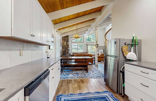 South Lake Tahoe House | Ski-in-ski-out mountain view home with hot tub - hiking & activities nearby