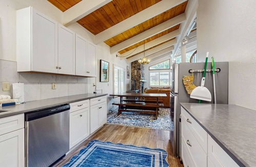 South Lake Tahoe House | Ski-in-ski-out mountain view home with hot tub - hiking & activities nearby