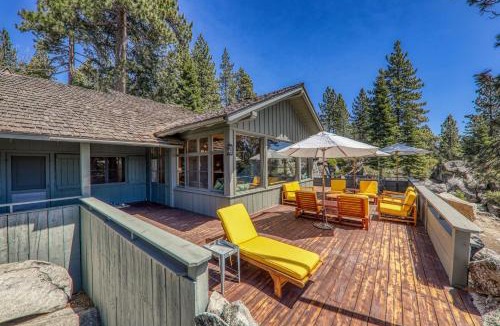 Brockway House | Sky Rocks - Private Beach, Buoy & Pier, HOA Swimming Pool & Tennis