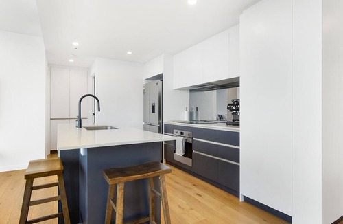 Southport Apartment | Skyline Showdown - Views, Games & Vibes
