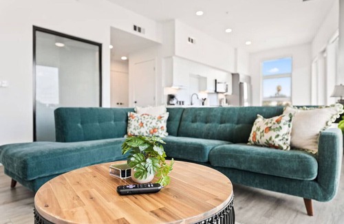 Downtown Los Angeles Apartment | SkyLoft Oasis Stunning DTLA Views & Modern Comfort