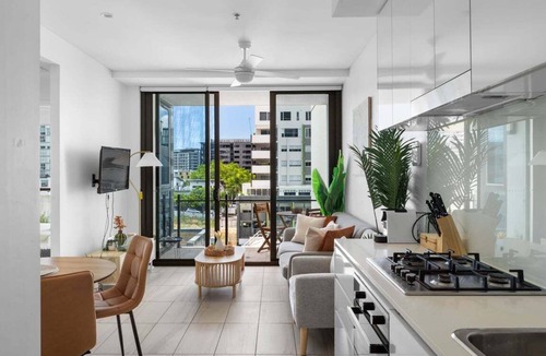 Newstead Apartment | Sleek 2BRM Apartment at Aqua Newstead
