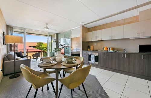 Southport Apartment | Sleek Apartment with Pool and Rooftop Terrace