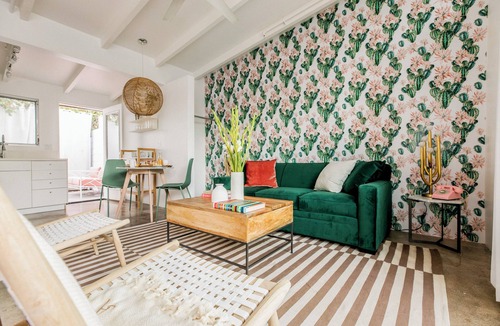 Tahquitz River Estates Hotel | Sleeps 30 | 10-Room Boutique Hotel | The Wesley