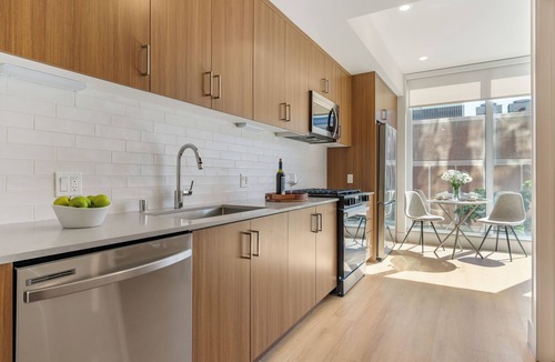Downtown San Diego Apartment | Sleeps 64 | Rooftop Pool + Spa + Fitness Studio + Bay Views + Walk to Dining