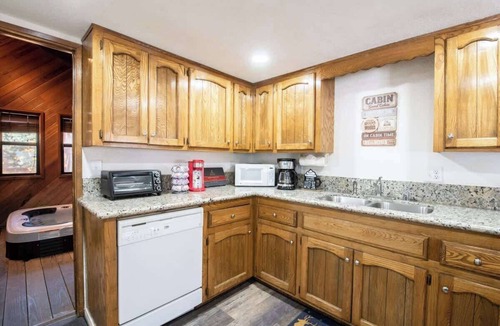 Summit Estates Ski Chalet | Slopeside Cabin B Game room W Hot tub