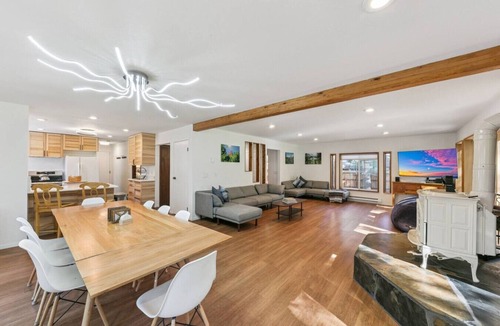 Christmas Valley House | Sno Place Like Home - Hot Tub+Fire Pit+Playground