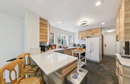 Christmas Valley House | Sno Place Like Home - Hot Tub+Fire Pit+Playground