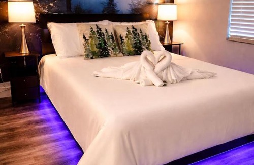 Reno Apartment | Solace Luxury 1BR Retreat Pool Hot Tub WiFi