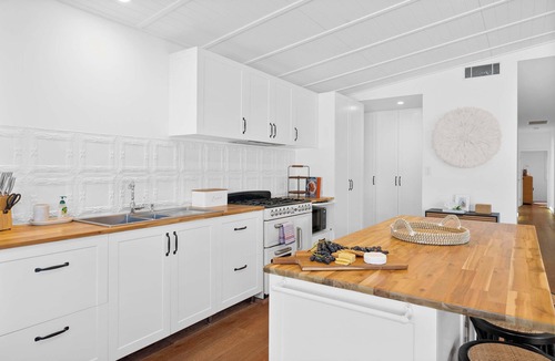 Mermaid Beach House | Soleil By Khove Summa