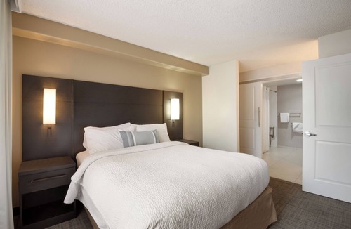 Reno/Tahoe Airport Hotel | Sonesta ES Suites Reno