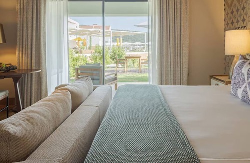 Tor Hotel | Sophisticated Algarve Room w/Balcony & Modern Amenities – Tranquil Escape