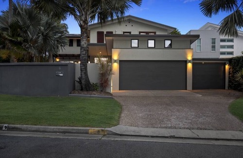 Bundall House | Sorrento Waterfront 4Bd, Pool Pet friendly