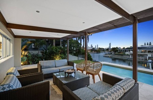 Bundall House | Sorrento Waterfront 4Bd, Pool Pet friendly
